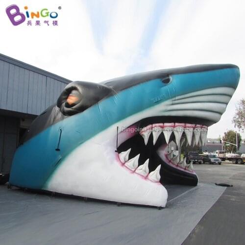 Giant 6x4.3x4.6 meters inflatable shark mouth tunnel for event / cartoon shark tunnel balloon toys for sale