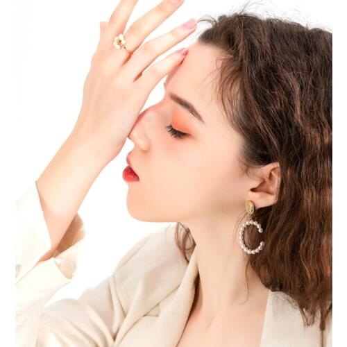 New Fashion Long Temperament Ladies C-Shaped Earrings Baroque Palace Style Inlaid Pearl Earring For Women