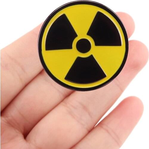 DZ1881 Funny Keep Distance Social Enamel Pins Brooches Woman Men Backpack Bags Badge Fashion Lapel Jewelry Friends Gifts