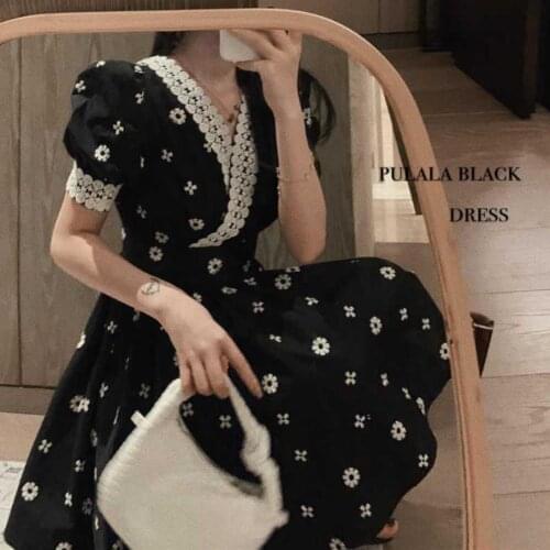 Vintage French style floral embroidered dress women v-neck lace stitching puff sleeve slim a-line dress