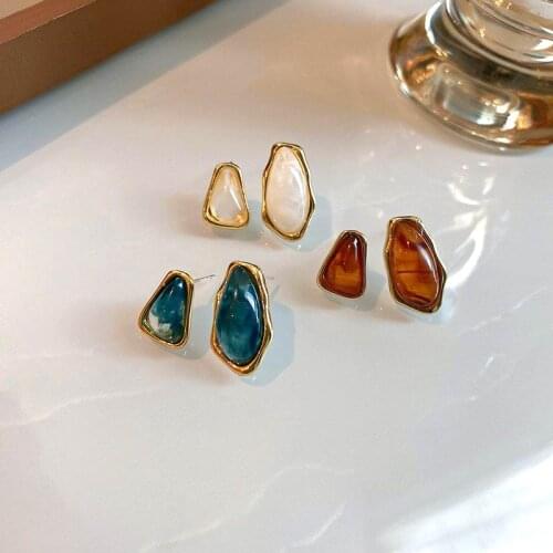 2021 New Korean Resin Irregular Asymmetry Vintage Stud Earrings For Women Fashion Jewelry Geometric Oorbellen Pendiente Mujer
