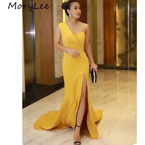 Elegant Bridesmaid Dresses 2020 One Shoulder Mermaid Floor Length Sweep Train Satin Pleated Wedding Party Bridemaid Dresses