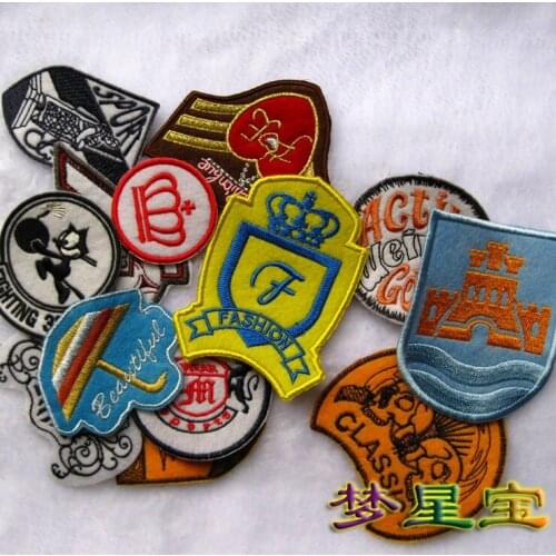 Crown Football Umbrella Squadron Shield Badge Collection A502 Patch Patch Patch Updating