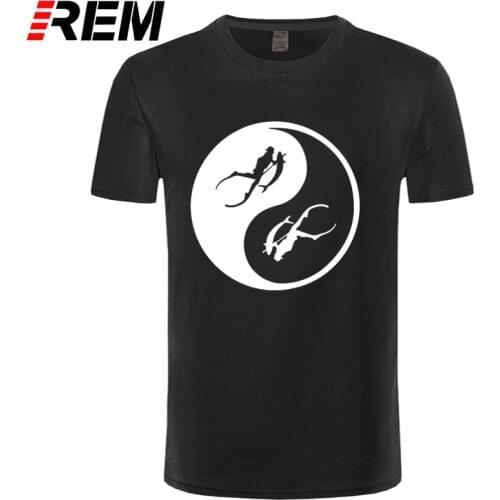 Designs Comical Spearfishing Underwater Freediving Ying And Yang T-Shirt Male Female Pictures Sunlight Mens Tshirt Crazy