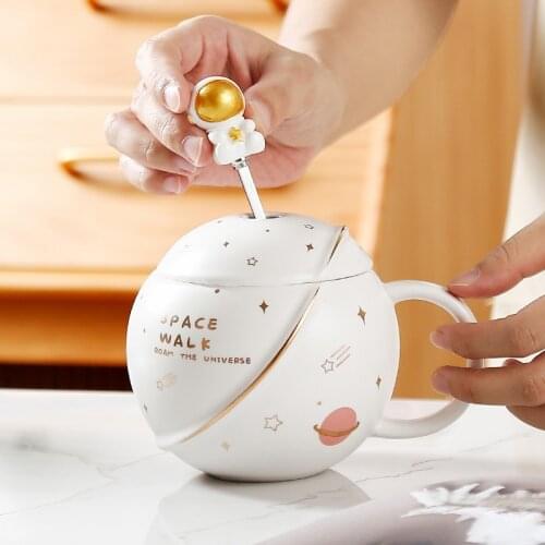 Cute Ins star ceramic cup lovely astronaut Mug astronaut moon landing water cup milk cup fall mug ceramic coffee cup