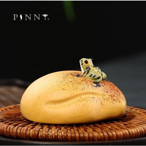 PINNY Yixing Purple Clay Frog On The Peach Tea Pet Animal Crafts Decorative Ornament Ceramic Tea Ceremony Ornaments