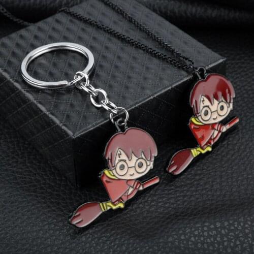 Harrieds Magic Flying Broom Keychain Pendant Action Figure Party Cosplay Key Ring