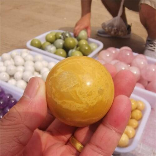 Natural crystal ball crystal transparent is necessary to decorate the house can ward off evil spirits meditate