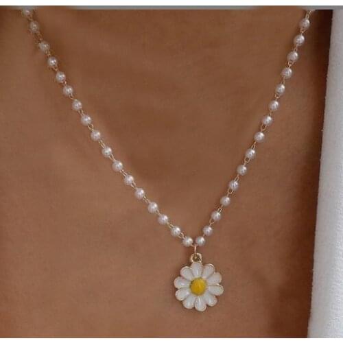HebeDeer Ins Pearl Chain Choker Chrysanthemum Clavicle Chain Necklace Creative White Daisy Necklace For Women Jewelry Chains
