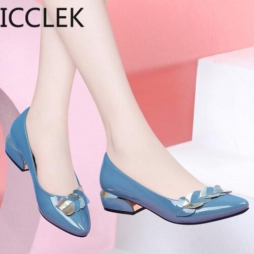 Plus Size 41 Women Pumps Patent Leather Dress Shoes Low Heels Ol Office Lady Shoes Leaf Boat Shoe Classics Pump 3cm