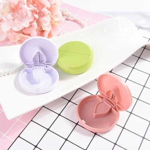 1pc Pills Cutter Portable Splitter Divide Storage Case Medicine Cut Compartment Box Holder 3 Colors About 7*7*2cm