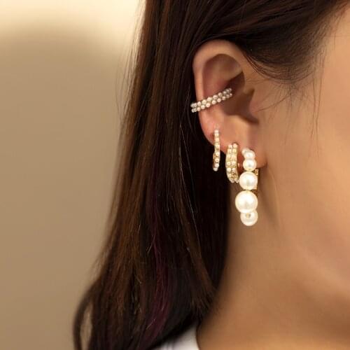 Delicate Jewelry Simulated Pearl Hoop Earrings 2021 New Design Hot Selling Golden Plating for Girl Fine Accessories Wedding Gift