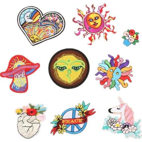 Lizard car finger love decal embroidered decals for ironing clothes, cute sewing DIY clothing accessories on fabric badges