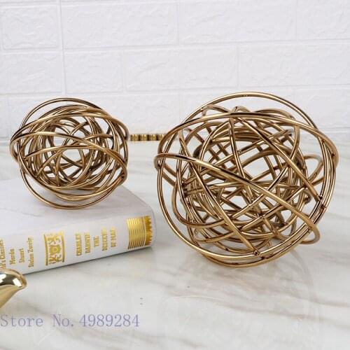 Abstract Ornaments with Metal Circular Lines Hollow Out Golden Round Ball Geometric Line Home Decoration Handicraft Furnishings
