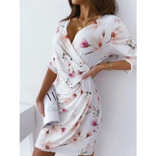 Spring/summer Womens Floral Printed Dress Summer 2021 Printed Slim And Thin V-neck Deep Neckline 3/4 Sleeve Beach Dress