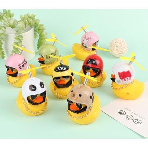 1 Pcs Cute Rubber Duck Speelgoed Auto Fiets Versieren Mooie Kleine Gele Eend Helm Propeller Zonnebril Kamer Auto Ornamenten
