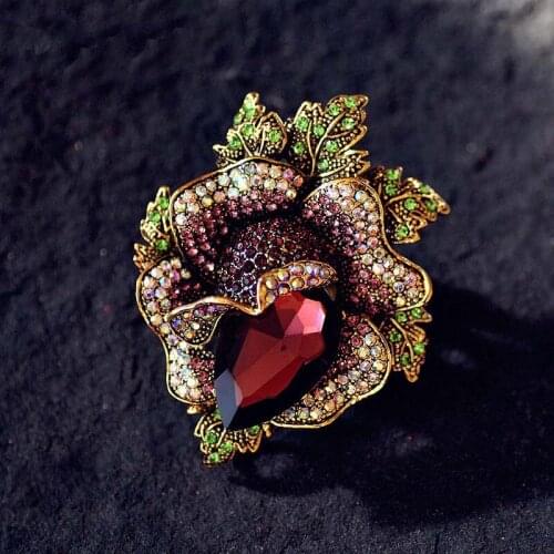 Flower Rhinestone Metal Vintage Women Girl Man Brooch Pin Badge Fashion Elegant Handmade Brooches Jewelry Pendant