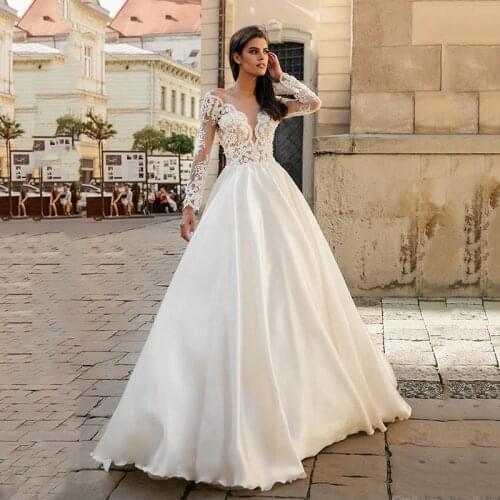 Long Sleeves Wedding Dresses Boho Appliques Lace Soft Satin Bridal Dress Princess Sexy Backless Wedding Gowns