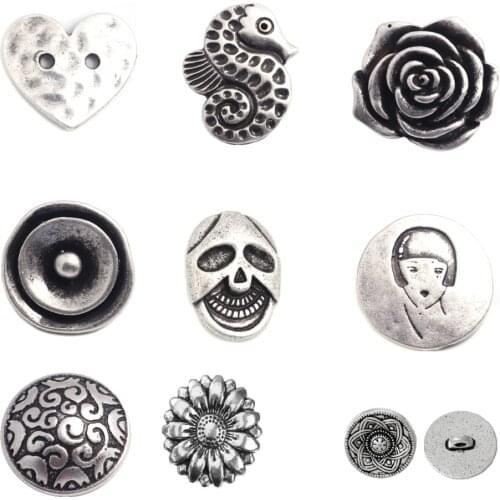 5 PCs Vintage Flower Metal Sewing Shank Buttons Zinc Based Alloy Antique Silver Color Round Heart Sewing Button Skull Two Holes