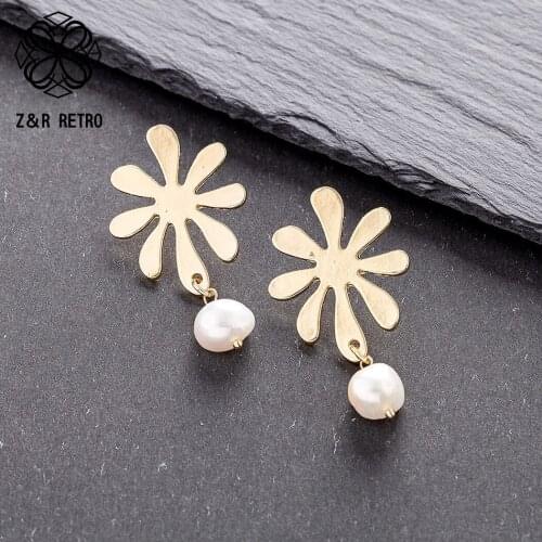 Beautiful Gold Flower With Bead Dangle Earrings Vintage Cute Jewelry For Women Female Suspension Ear Decoration Accessories Gift
