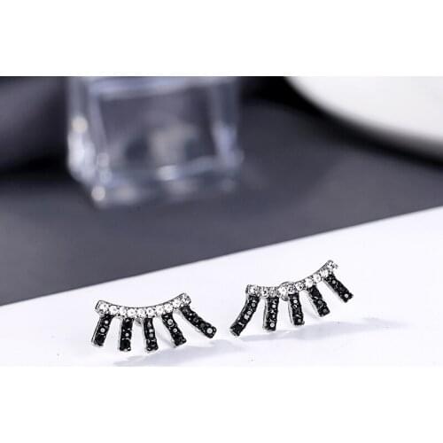 Fashion New Arrival Simple Desing Stud Earring Handmade Korean Cute Crystal Earring For Women Handmade Appointment Gift Jewelry