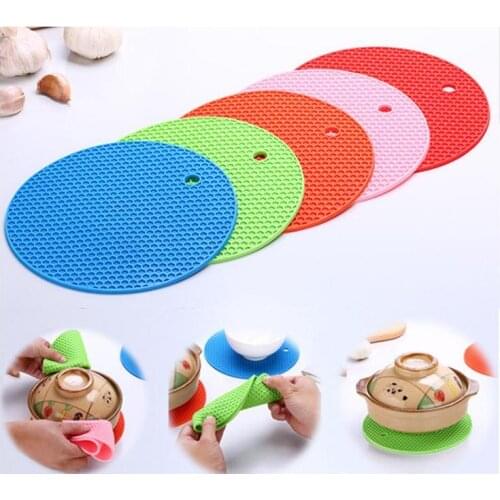 Free Shipping 100pcs/lot Kitchen Round Silicone Trivet Mat Heat Resistant Pan Holder Pad Table Cup Cushion Placemat SN1127