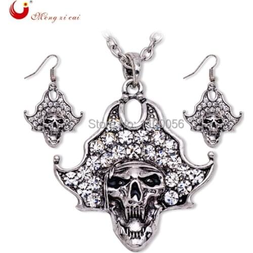 Statement Personnality Necklace Femal Fashion Jewelry Crystal Skull Crown Pendants Punk Party Overstate Gift for women T1578
