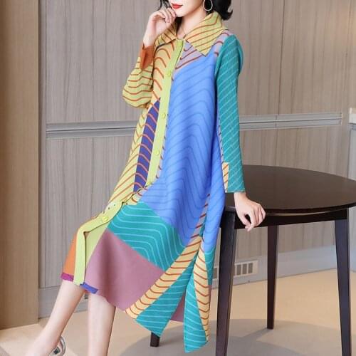 Spring Womens Fashion High-end Long Windbreaker 2021New Miyake Fold Womens Plus Size Female Printing Trench Coat A856