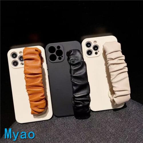 Brown Leather wrist strap silicone case for iPhone 11 12 Pro MAX 13 Mini X XR XS MAX 6 7 8 Plus SE Fashion Women Cover