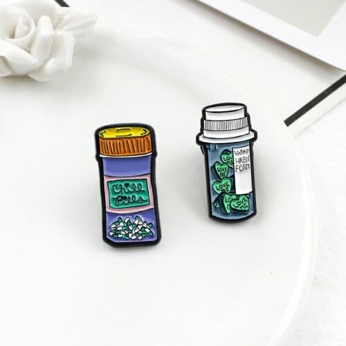 Personality Fun Love Calm Pill Bottle Capsule Enamel Brooch Alloy Badge Cowboy Clothes Bag Pin Punk Woman Jewelry Accessories