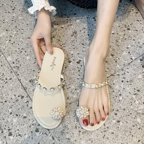 2021 Summer New Flat Bottom Low Heel Flat Heel Flip Flop Toe Womens Sandals Versatile Womens Slippers Beaded Beach Shoes