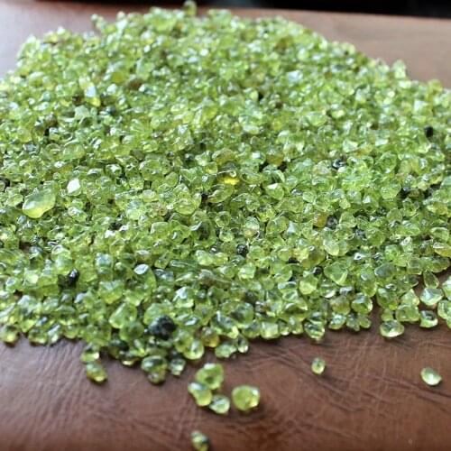 Natural Stone Mineral Specimen Green Color Quartz Olivine Gravel Crystals and Stones Healing Healing Crystals Home Decor