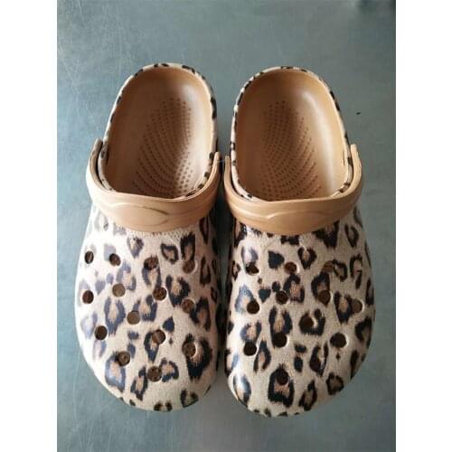 2021 Summer New Clogs Leopard Sandals Mens Beach Sandals Womens Flat Bottomed Garden Unisex Animal Print Beach Sandals