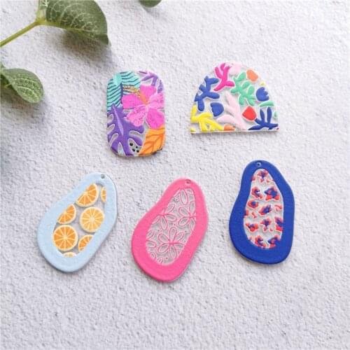 Spring style 30pcs/lot Relief effect cartoon flowers pattern print geometry irregular shape acrylic beads diy jewelry accessory