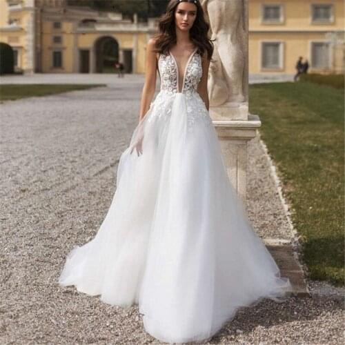 Sexy Deep V-Neck Lace Appliques Tulle Wedding Dresses Long Sleeveless Backless Womens Garden Bride Party Gowns A Line 2021