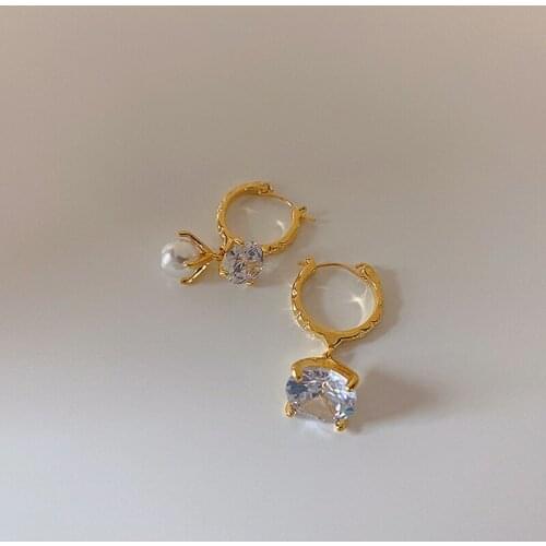 WTLTC New Asymmetric Zircon Pearl Hoop Earrings for Women Chic Small Round Charms Earrings Hanging CZ Stone Earrings Hoops 2021