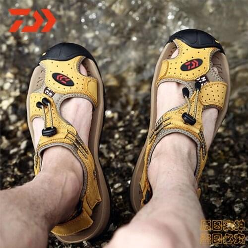 DAWA Fishing Shoes Summer Hiking Climbing Fishing Shoes Outdoor Fishing Sandals Hiking Leather sandals Breathable Water Sandals