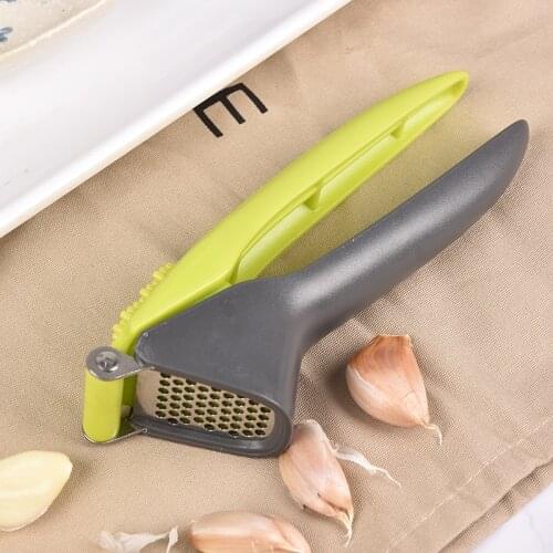 New type garlic press garlic rammer stainless steel garlic plastic handle plastic garlic rammer kitchen gadgets