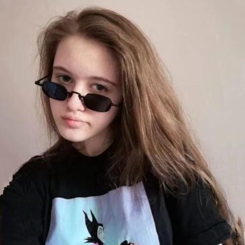 2021 Retro Men Women Rectangle Sunglasses Fashion UV400 Eyewear Metal Luxury Small Square Sun Glasses With Flowers Frame Design