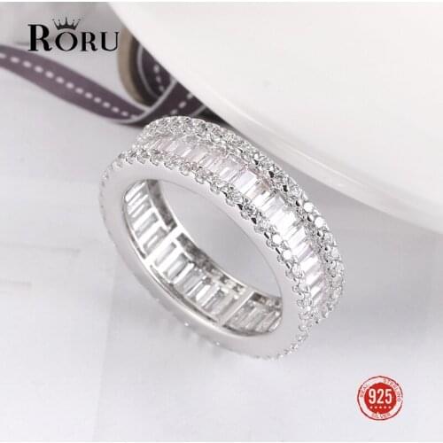 925 Sterling Silver Shiny Cubic Zirconia Female Ring Luxury Dainty Silverware with Simulated Diamond Fine Jewelry for Women
