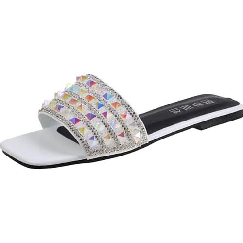 Summer Design Sweet 2021 Rhinestone Women Slippers Ladies Rivets Casual Flat Heels Sandals Black White Slides Non-slip Shoes