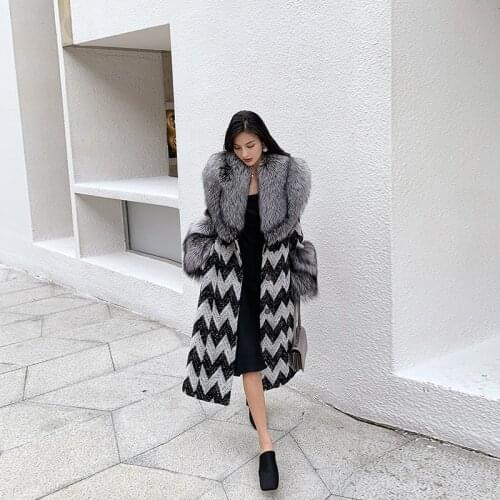 2020 Winter Female Long Wool Coat with Plush Real Fox Fur Collar Serrated Pattern Ladies woolen Outerwear