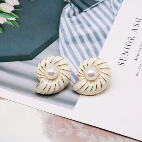 White Enamel Cute Pearls Stud Earring