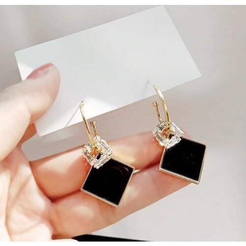 2021 Fashion Stud Earrings Sweet Girl New Temperament Earrings Black Geometric Bowknot Square Crystal Stud Earrings Oorbellen