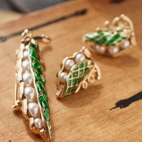 2018 new plant flowers and ornaments, European and American jewelry, antique, green enamel, pearl pea pods, popular femal