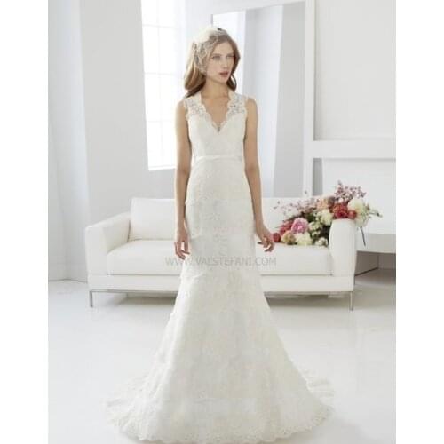 원피스 new fashion embroidered lace beautifully backless satin bow elegant vintage lace bridal gowns Bespoke Wedding Dresses