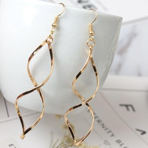 2020 New Simple Spiral Curved Long Drop Earrings for Women Wave Design Fashion Female Jewelry Wholesale Party Wedding Earring