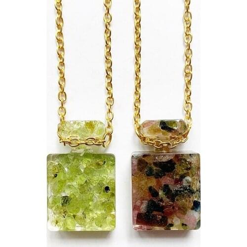 Natural Olivine Stone Beads Resin Pendant Orgone Energy Necklace Tourmaline Peridot Crystal Chips Bottle Resin Necklace 1pc