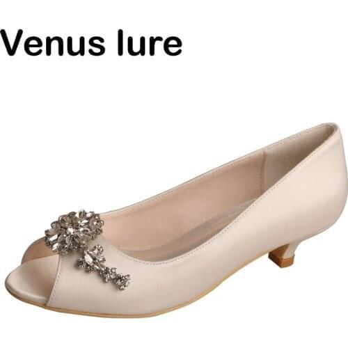 Discount Satin Open Toe Crystal Ladies Wedding Shoes for Bride Low Heel