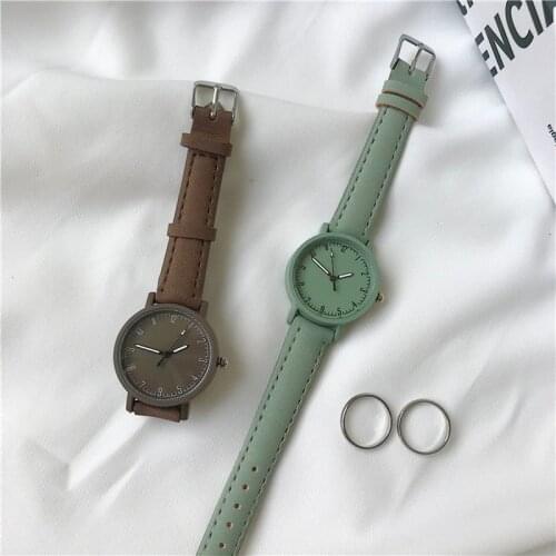 Vintage Leather Simple Women Watches Brand Fashion Quartz Watch Qualities Ladies Wristwatches Retro Casual Female Clock